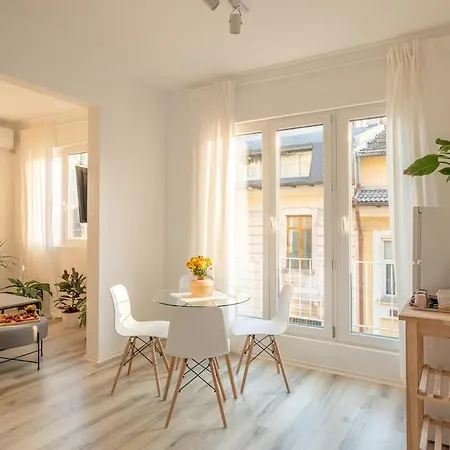 Apartamento Aprt Metro Station In The Heart Of The Sofía