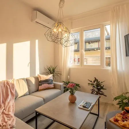 Apartamento Aprt Metro Station In The Heart Of The *